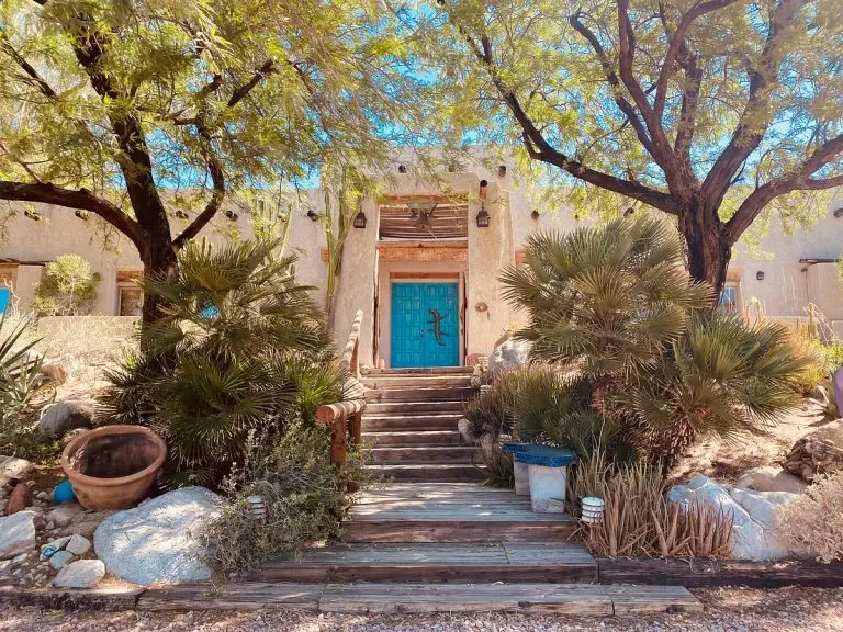 grand-front-entry-to